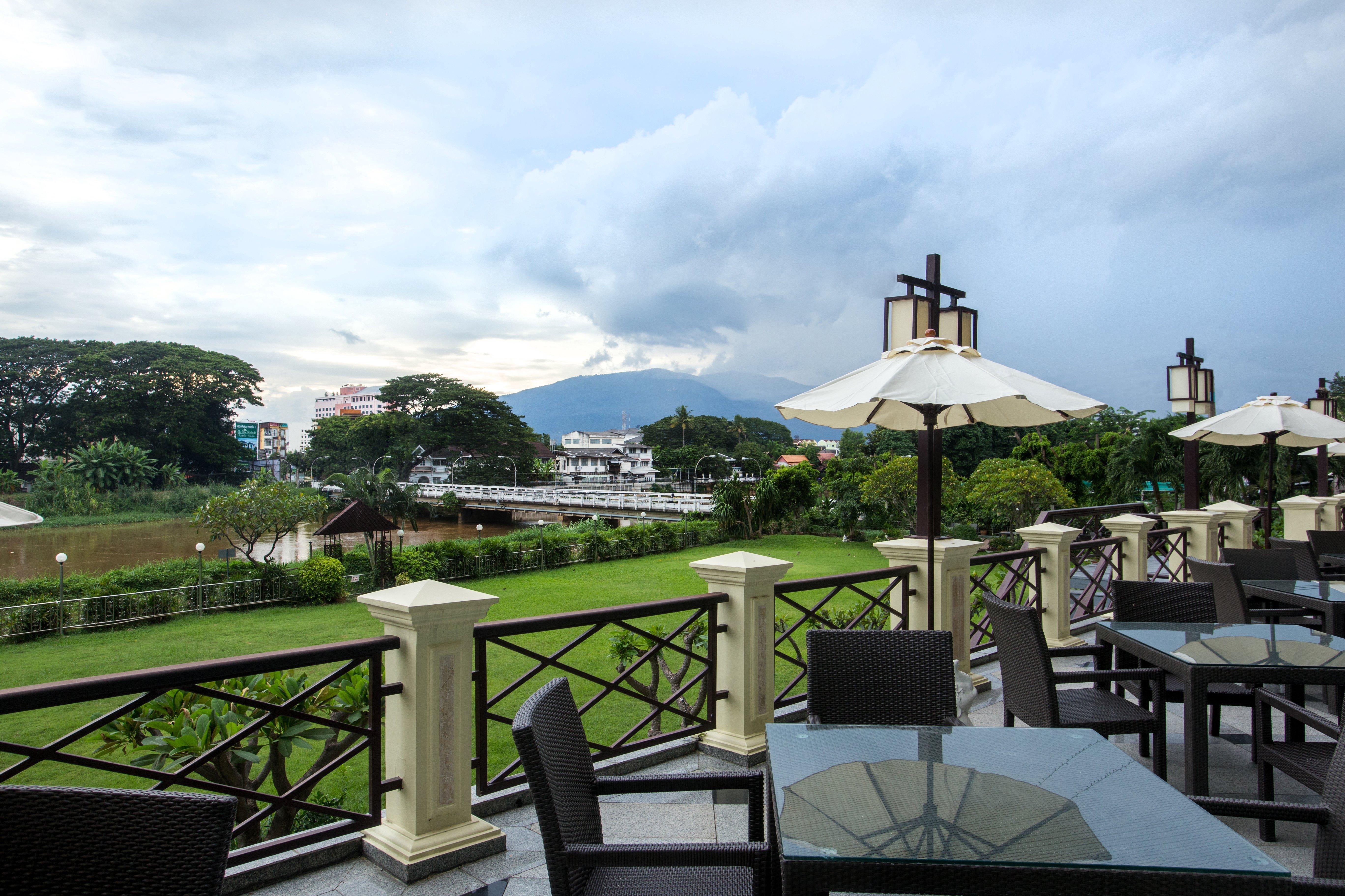 Centara Riverside Hotel Chiang Mai Exterior photo