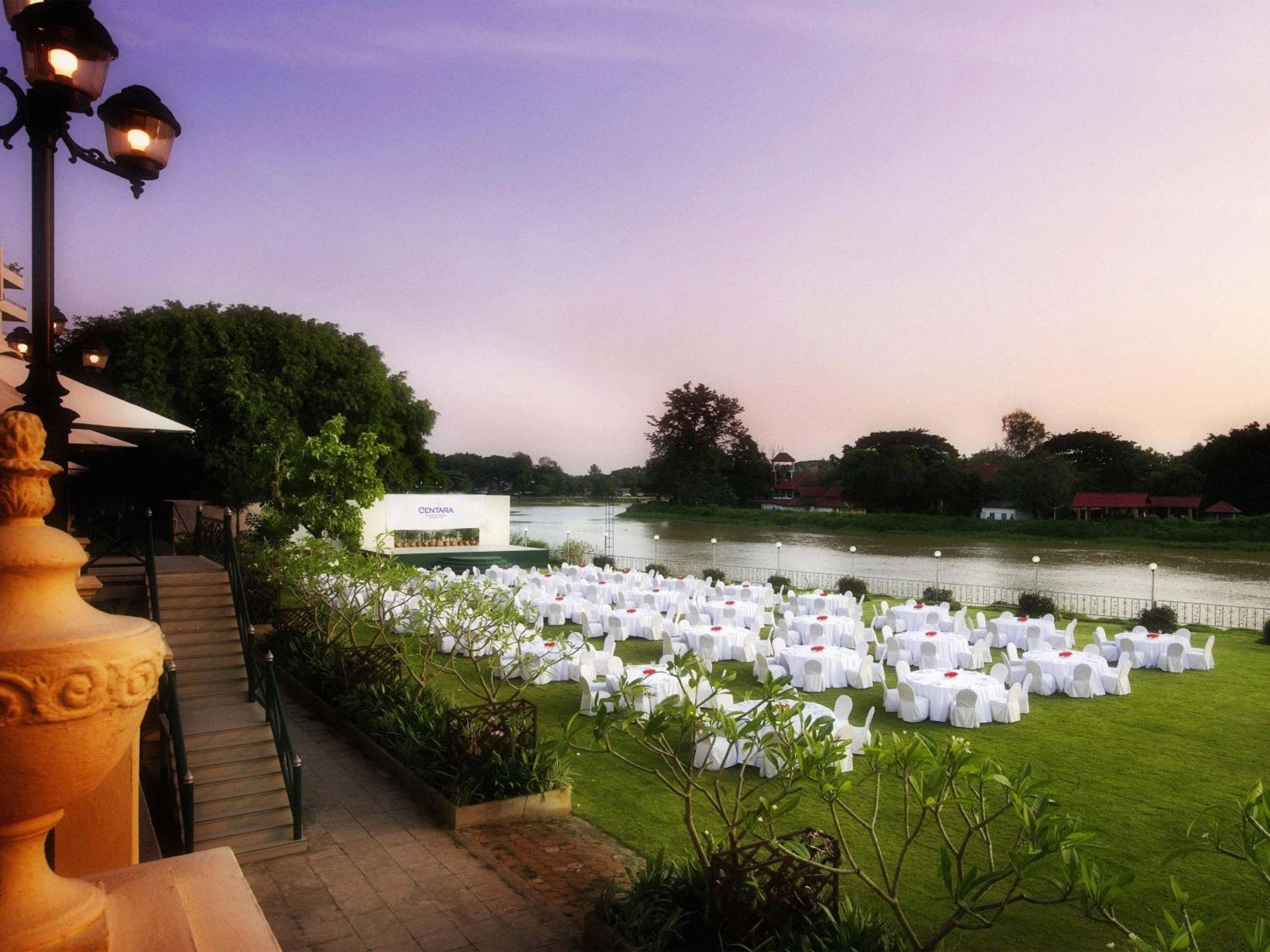 Centara Riverside Hotel Chiang Mai Exterior photo